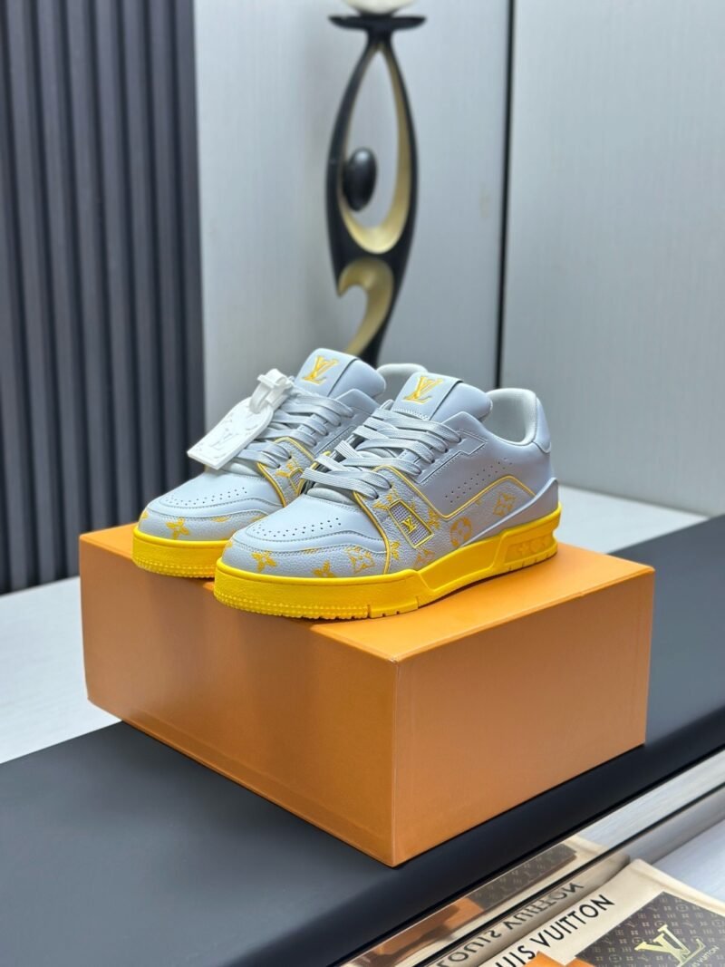 Louis Vuitton Trainer Sneakers Model：0608033