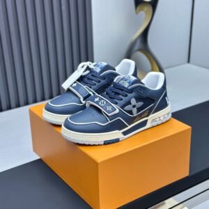 Louis Vuitton Trainer Sneakers Model：0608037