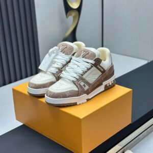 Louis Vuitton Trainer Sneakers Model：0608009
