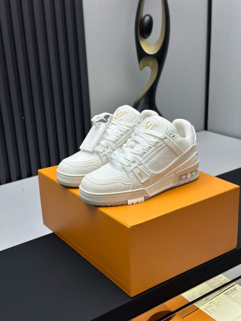 Louis Vuitton Trainer Sneakers Model：0608020