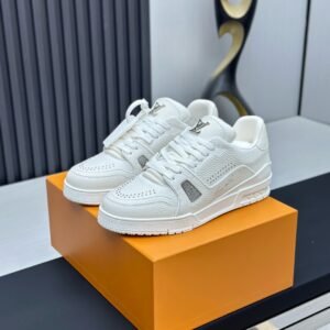 Louis Vuitton Trainer Sneakers Model：0608023