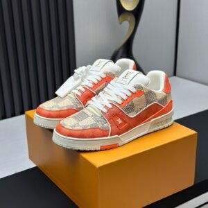 Louis Vuitton Trainer Sneakers Model：0608027