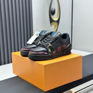 Louis Vuitton Trainer Sneakers Model：0608031