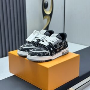 Louis Vuitton Trainer Sneakers Model：0608037