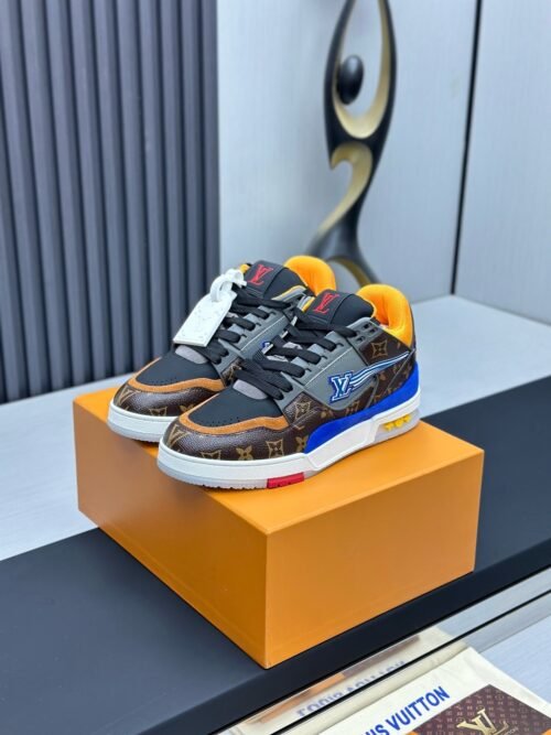Louis Vuitton Trainer Sneakers Model：0608040