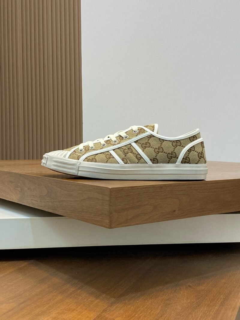 Gucci Canvas Sneakers Model：0608003