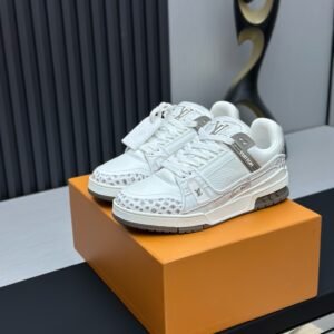 Louis Vuitton Trainer Sneakers Model：0608014