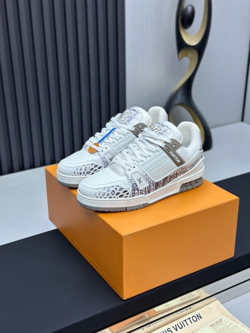 Louis Vuitton Trainer Sneakers Model：0608017
