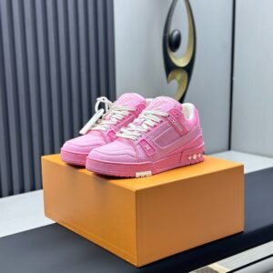 Louis Vuitton Trainer Sneakers Model：0608020