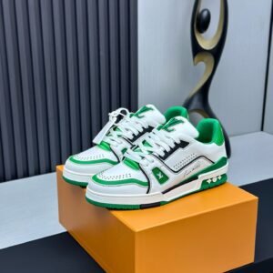 Louis Vuitton Trainer Sneakers Model：0608023