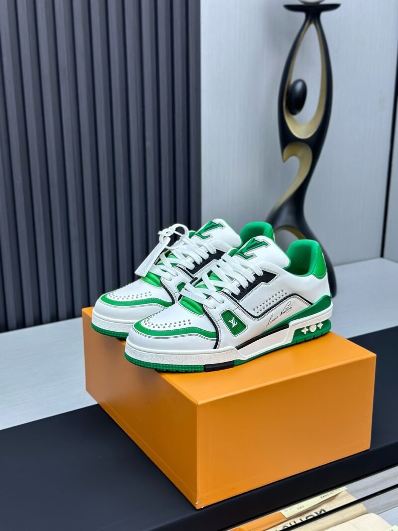 Louis Vuitton Trainer Sneakers Model：0608023