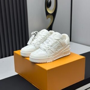 Louis Vuitton Trainer Sneakers Model：0608011