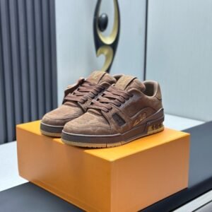 Louis Vuitton Trainer Sneakers Model：0608033
