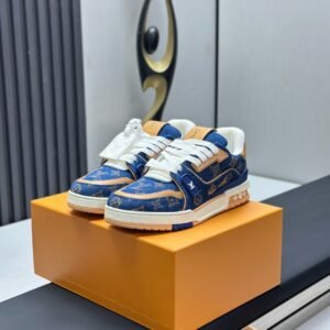 Louis Vuitton Trainer Sneakers Model：0608037