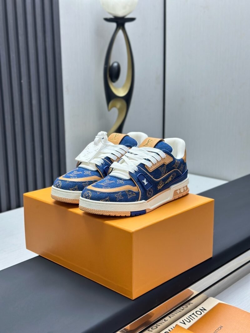 Louis Vuitton Trainer Sneakers Model：0608037
