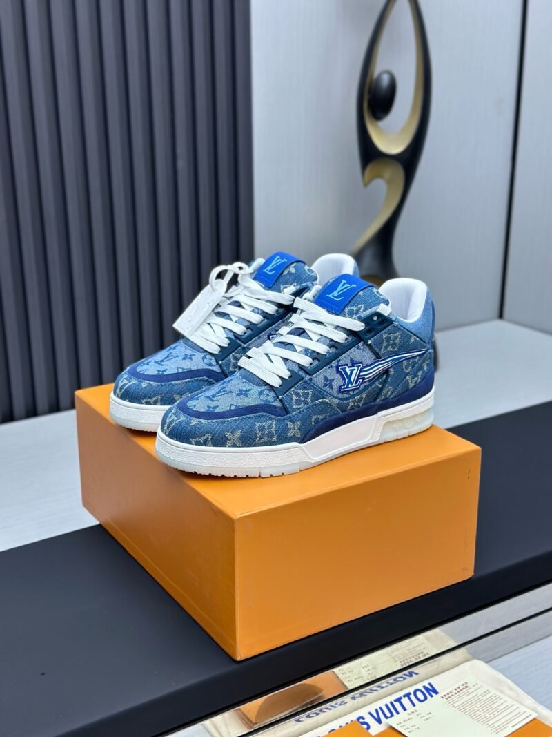 Louis Vuitton Trainer Sneakers Model：0608039