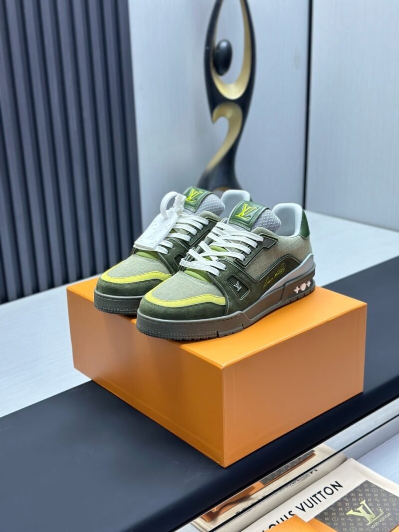 Louis Vuitton Trainer Sneakers Model：0608024