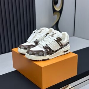Louis Vuitton Trainer Sneakers Model：0608011