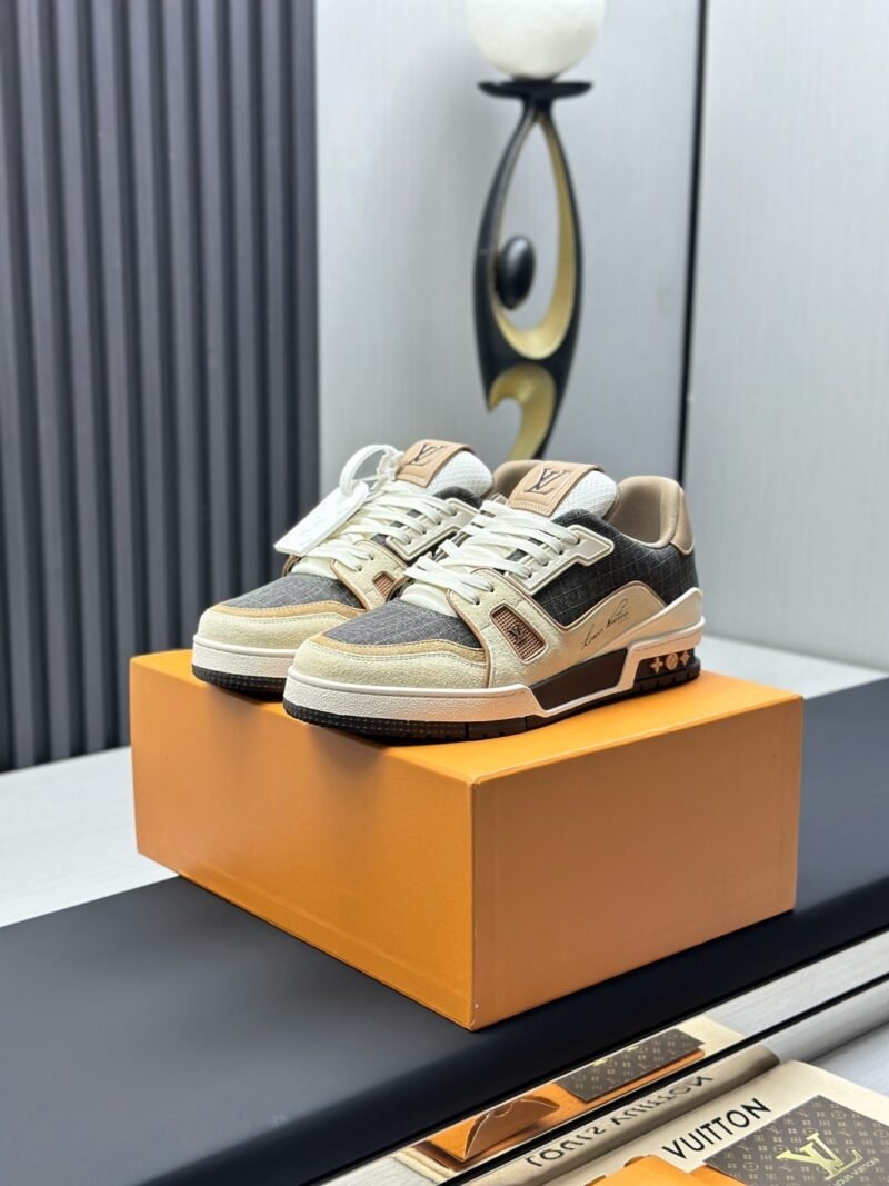 Louis Vuitton Trainer Sneakers Model：0608033