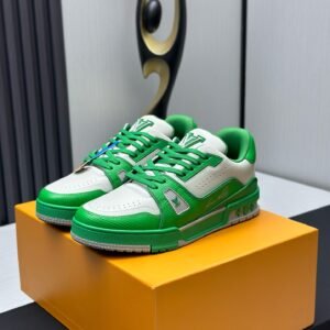 Louis Vuitton Trainer Sneakers Model：0608034