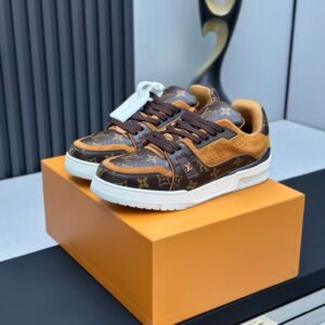 Louis Vuitton Trainer Sneakers Model：0608037