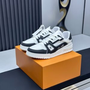 Louis Vuitton Trainer Sneakers Model：0608039