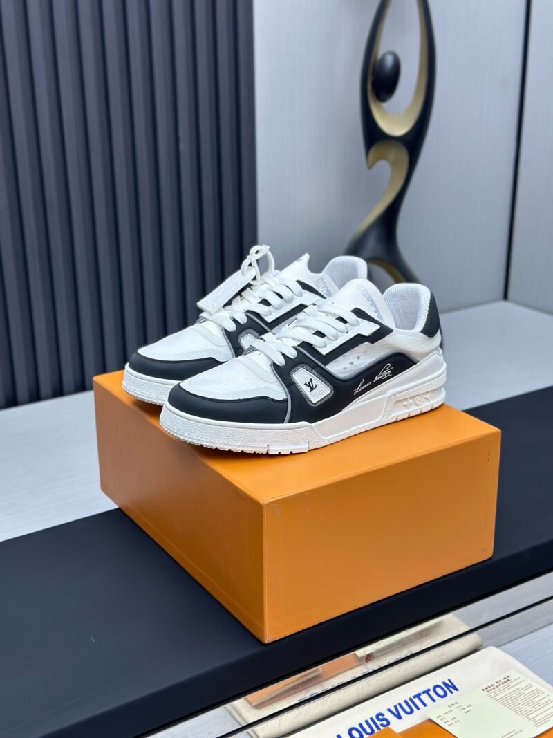 Louis Vuitton Trainer Sneakers Model：0608039