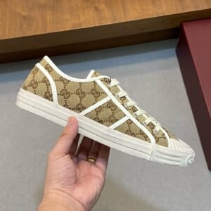 Gucci Canvas Sneakers Model：0608003