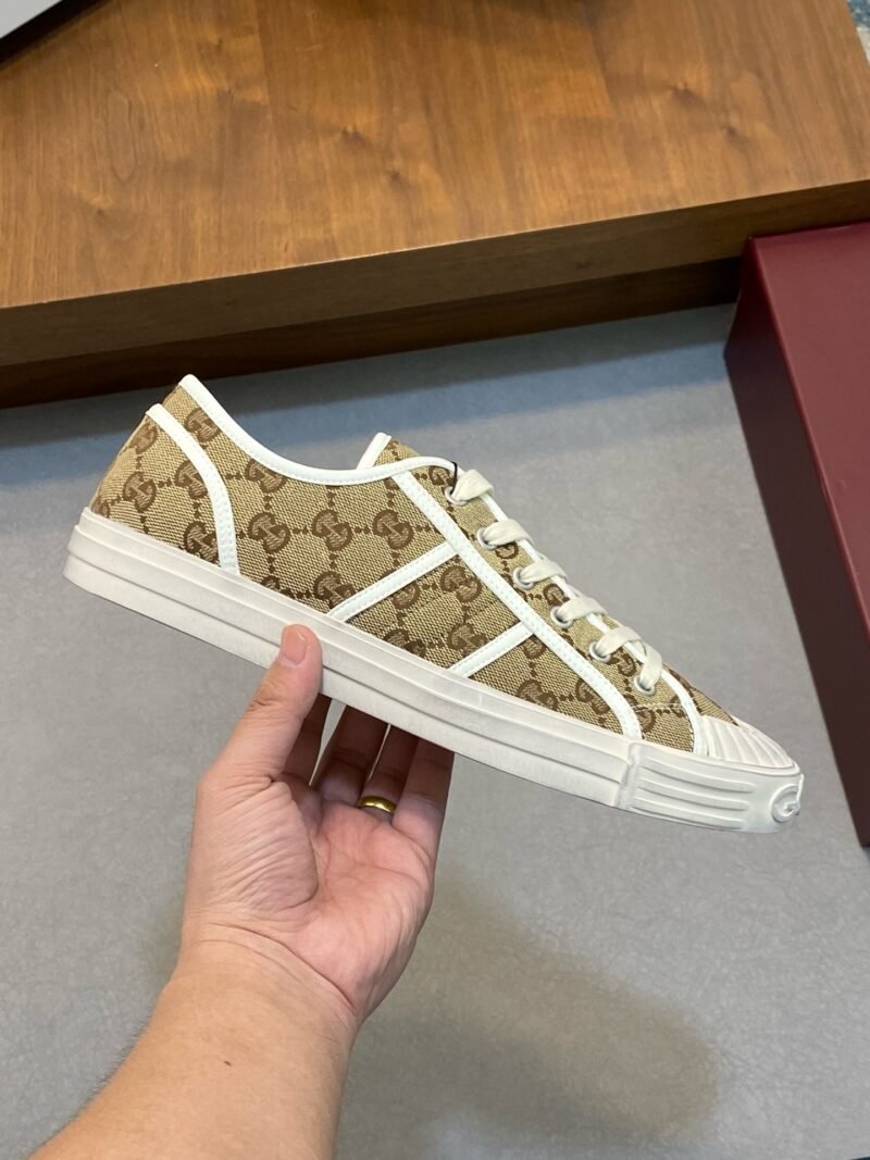Gucci Canvas Sneakers Model：0608003