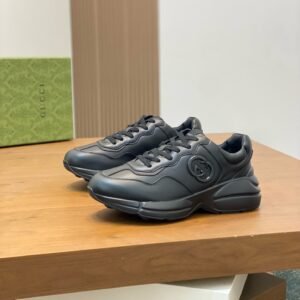 8 Gucci Rhyton sneaker Model:0608009