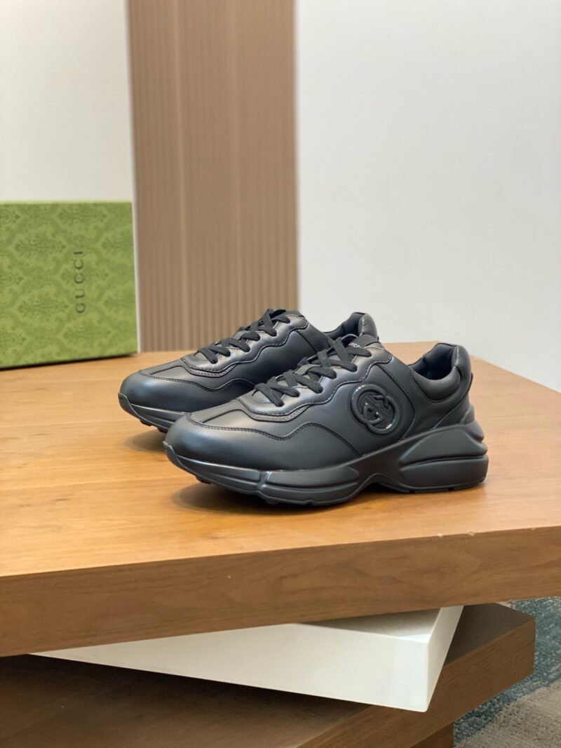 8 Gucci Rhyton sneaker Model:0608009