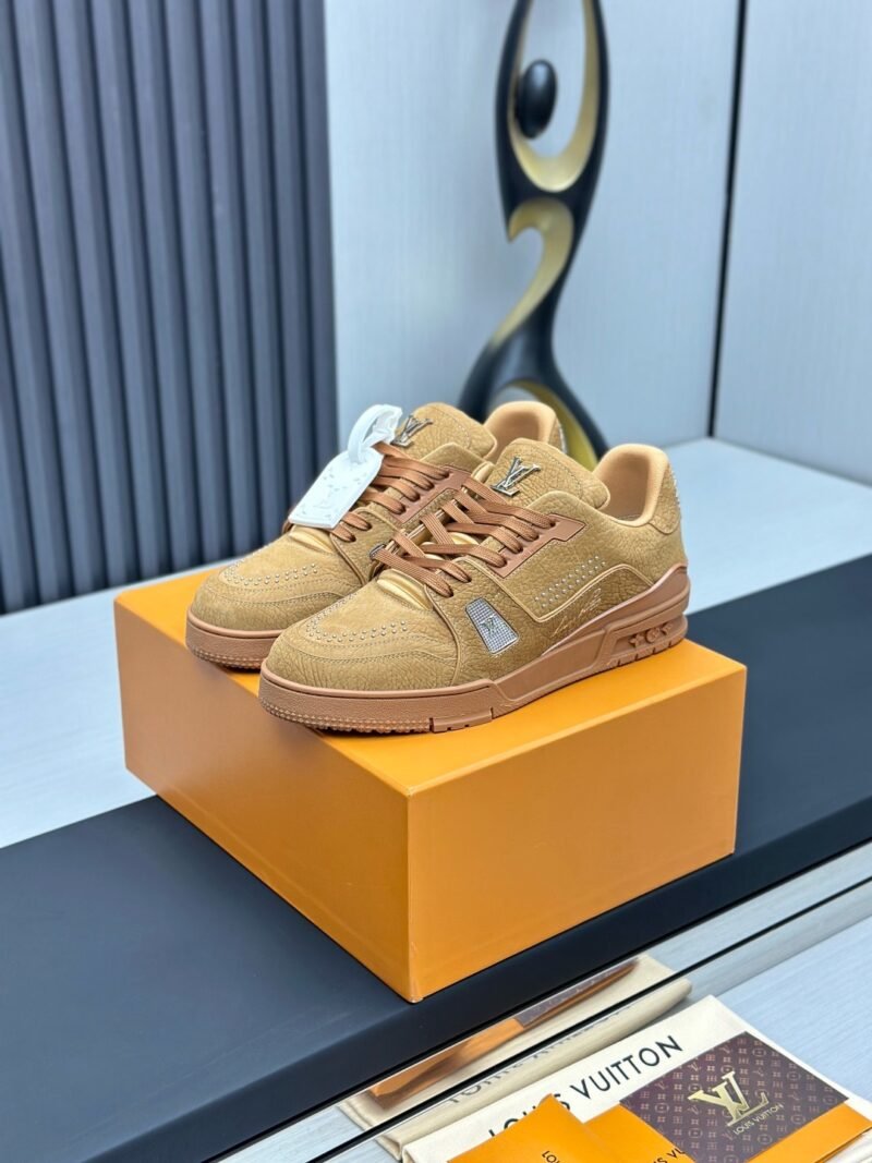 Louis Vuitton Trainer Sneakers Model：0608023