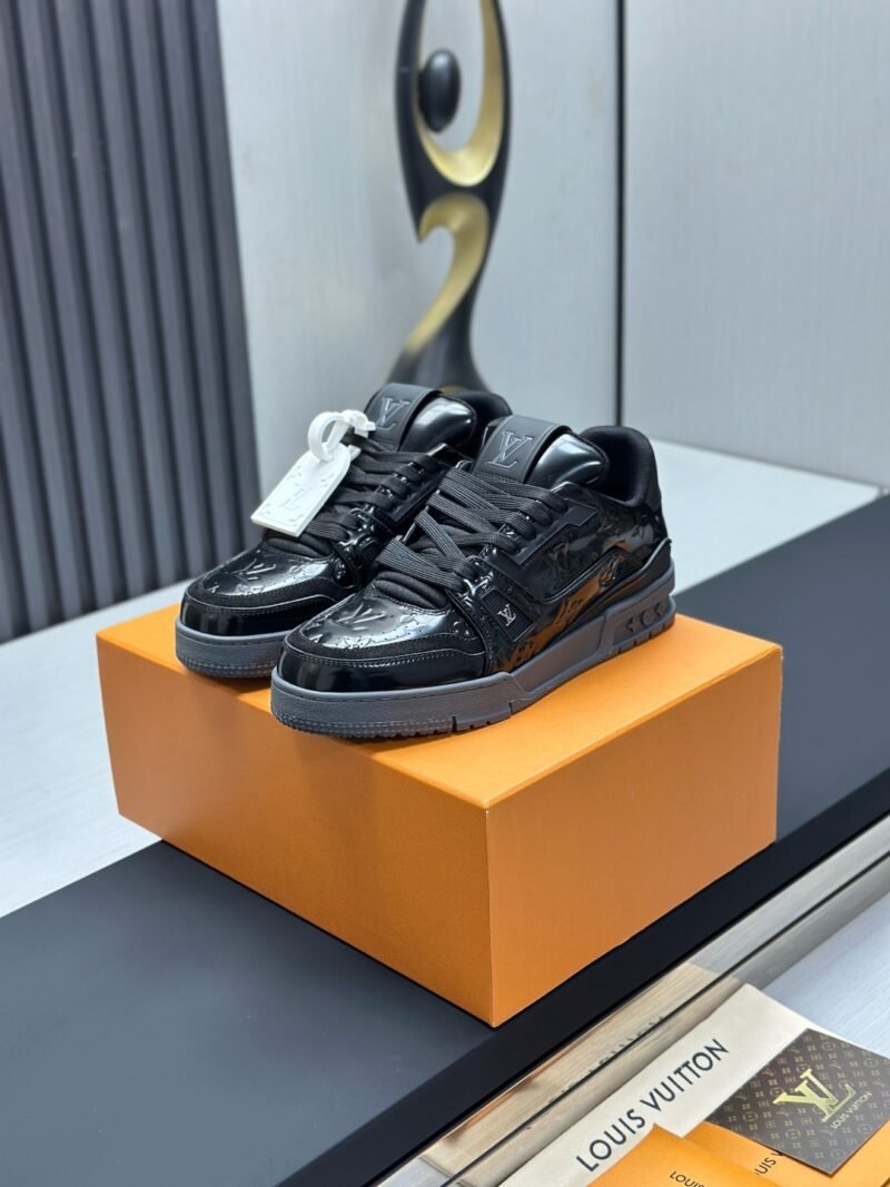 Louis Vuitton Trainer Sneakers Model：0608024