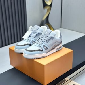 Louis Vuitton Trainer Sneakers Model：0608027