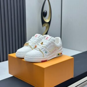 Louis Vuitton Trainer Sneakers Model：0608031