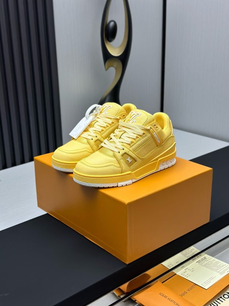 Louis Vuitton Trainer Sneakers Model：0608011