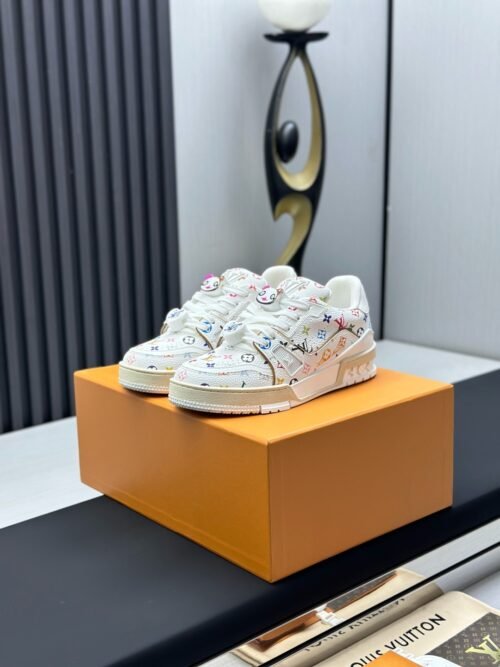 Louis Vuitton Trainer Sneakers Model：0608038