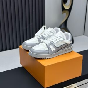 Louis Vuitton Trainer Sneakers Model：0608039