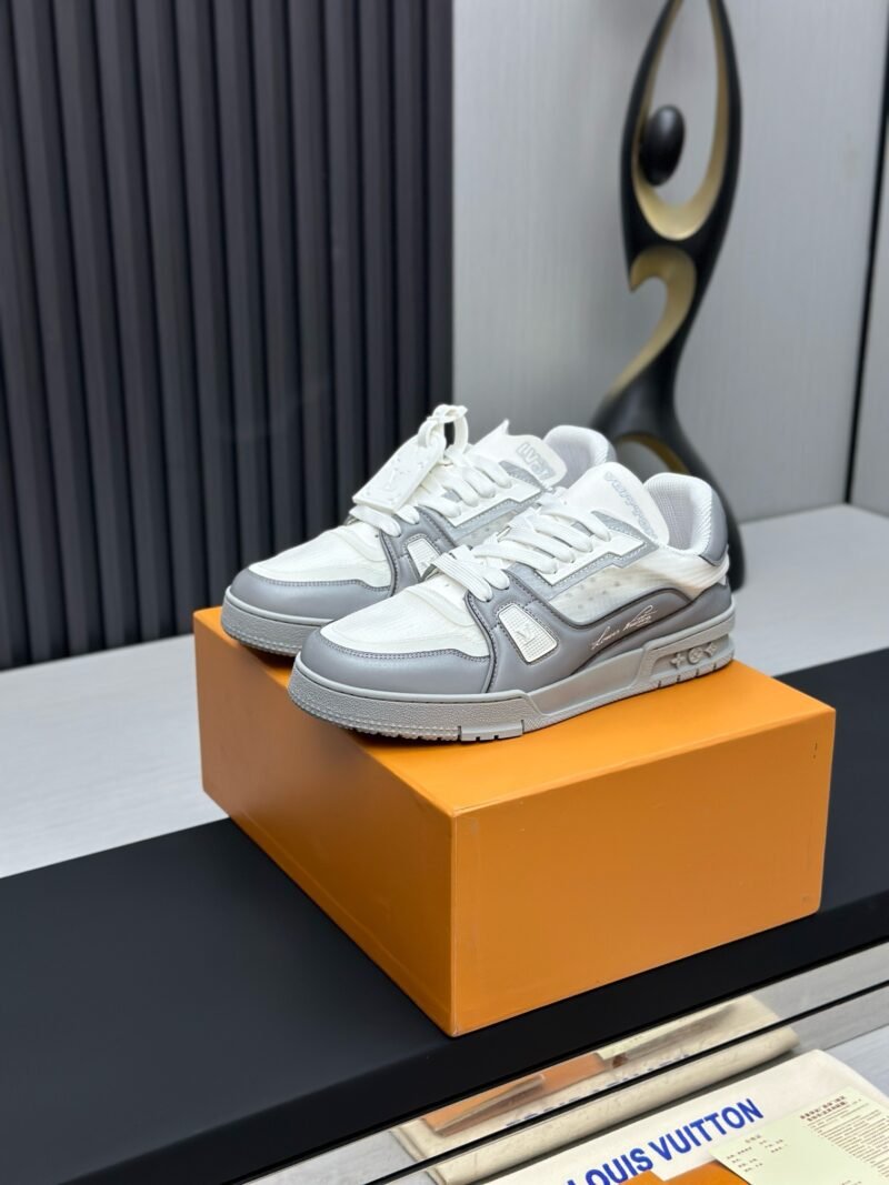 Louis Vuitton Trainer Sneakers Model：0608039