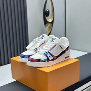 Louis Vuitton Trainer Sneakers Model：0608014