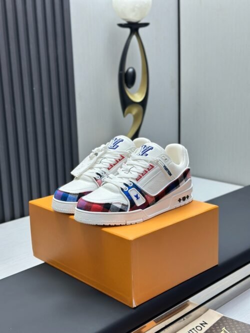 Louis Vuitton Trainer Sneakers Model：0608014