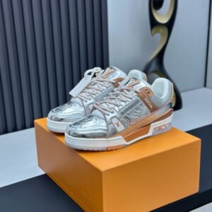 Louis Vuitton Trainer Sneakers Model：0608017