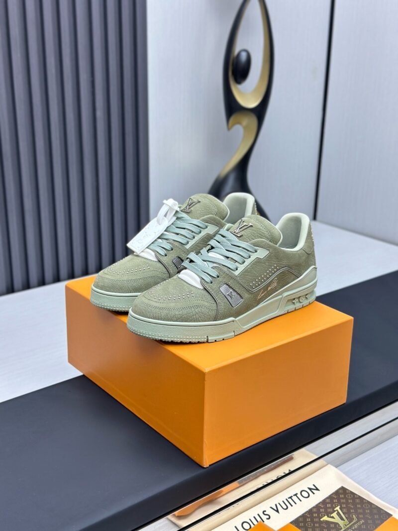 Louis Vuitton Trainer Sneakers Model：0608023