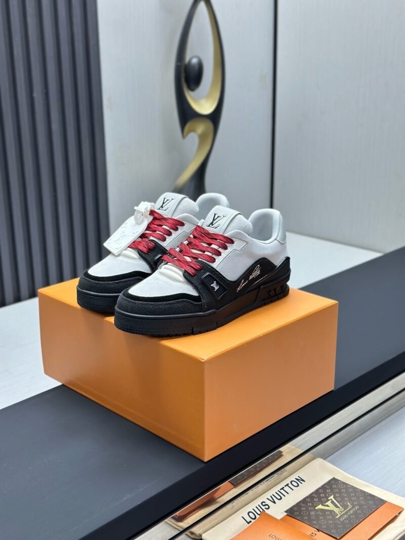 Louis Vuitton Trainer Sneakers Model：0608027